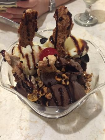 Lind's Ice Cream Cafe